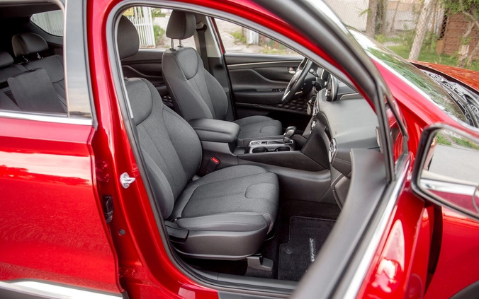 Hyundai Santa Fe cena 104900 przebieg: 17200, rok produkcji 2019 z Debrzno małe 596